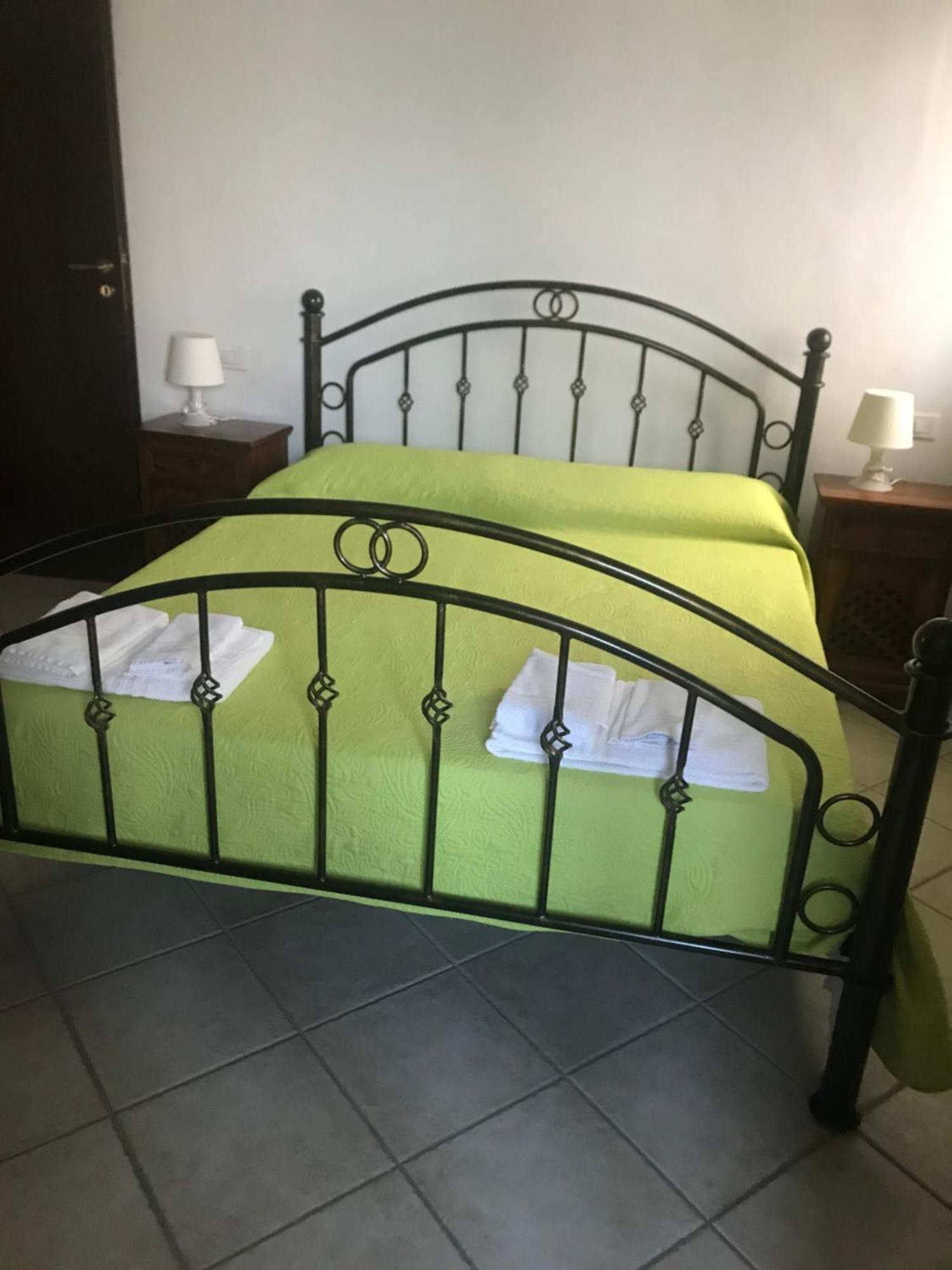 Affittacamere Peonia Oliena Zewnętrze zdjęcie